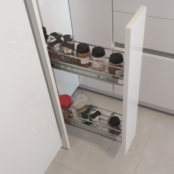 Βαγονέτο συρόμενο για πολύ στενά ερμάρια.