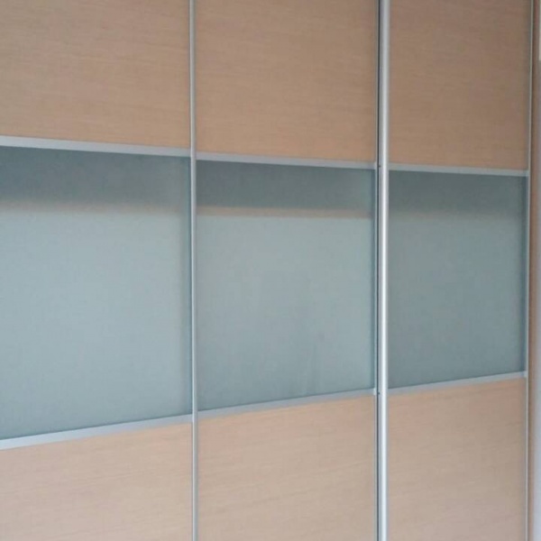 ΝΤΟΥΛΑΠΑ ΜΕ ΣΥΡΟΜΕΝΕΣ ΠΟΡΤΕΣ